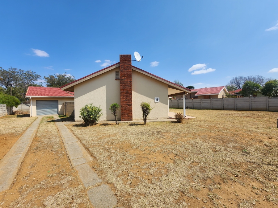 3 Bedroom Property for Sale in Naudeville Free State